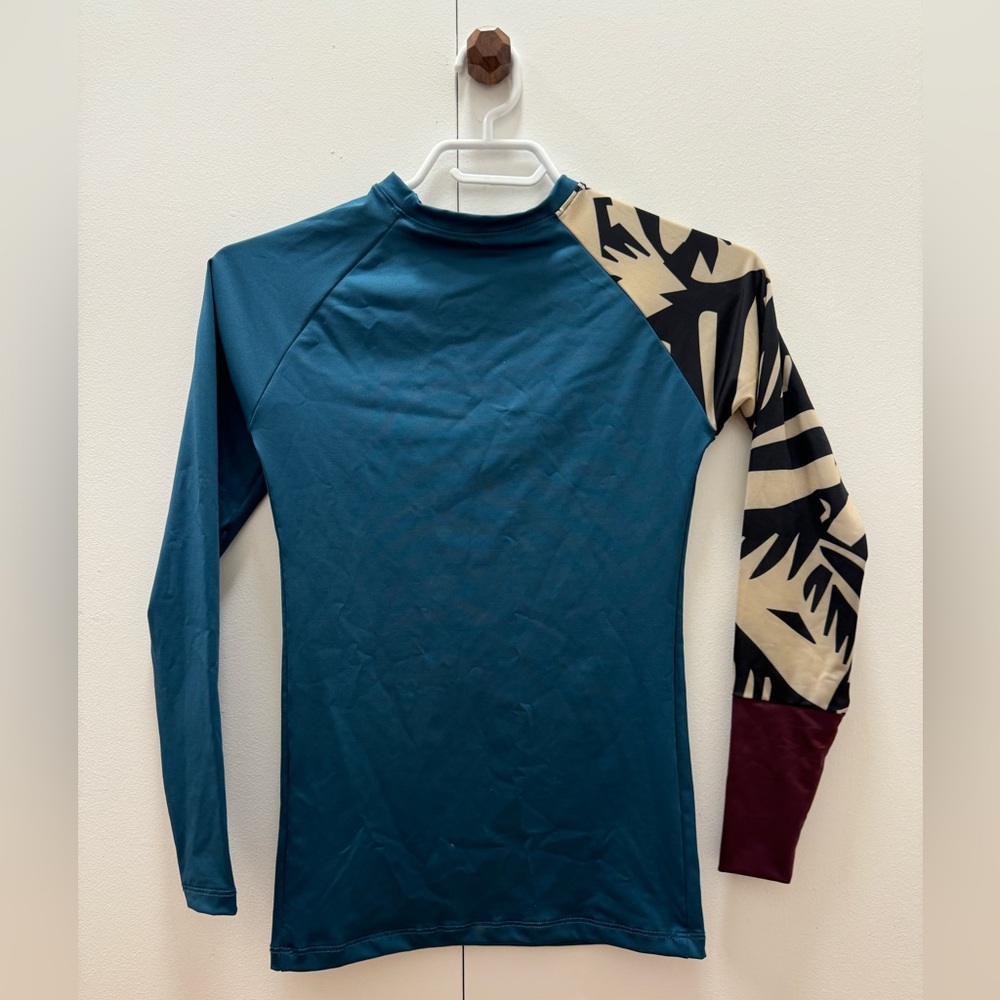 Seea Surf Rashguard - Picture 2 of 3